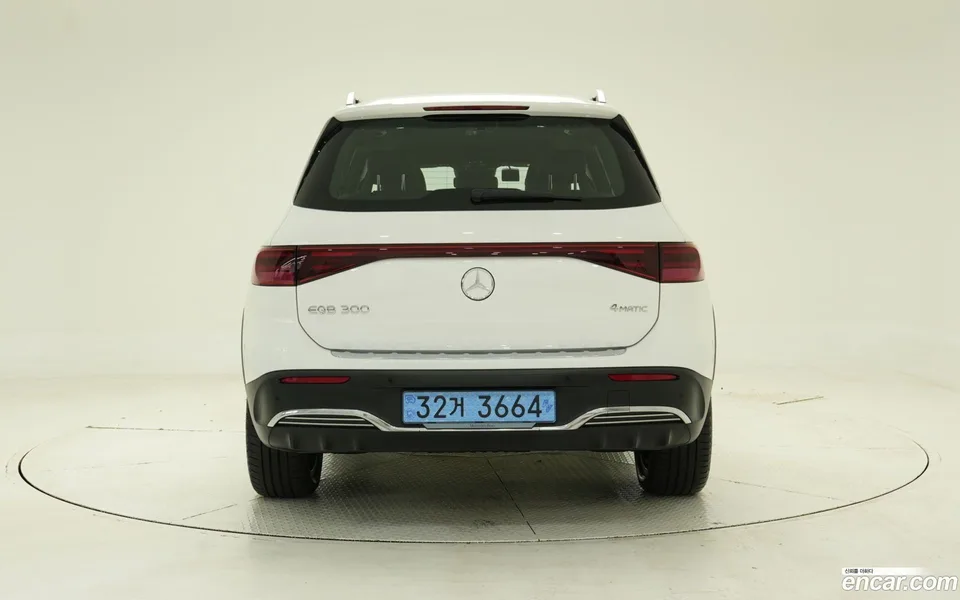 Mercedes-Benz EQB EQB300 4MATIC AMG 2025 — миниатюра 4