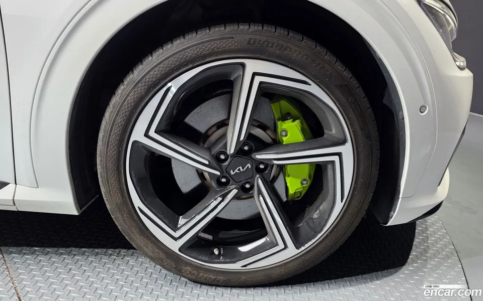 Kia EV6 GT 4WD 2023 — миниатюра 2