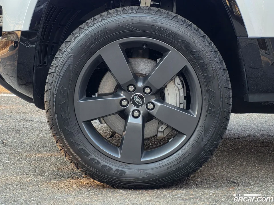 Land Rover Defender 130 P400 X- HSE 2024 — миниатюра 2