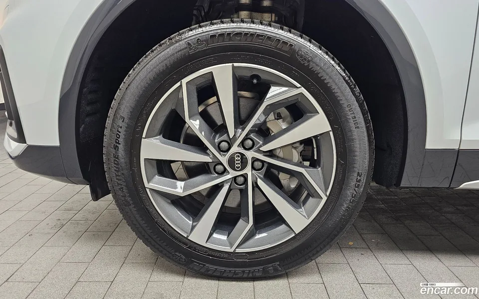 Audi Q5 45 TFSI 2023 — миниатюра 2