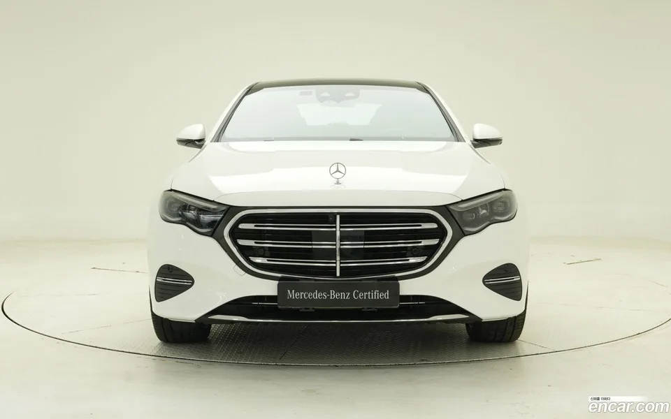 Mercedes-Benz E-Class E450 4MATIC 2024 — миниатюра 3