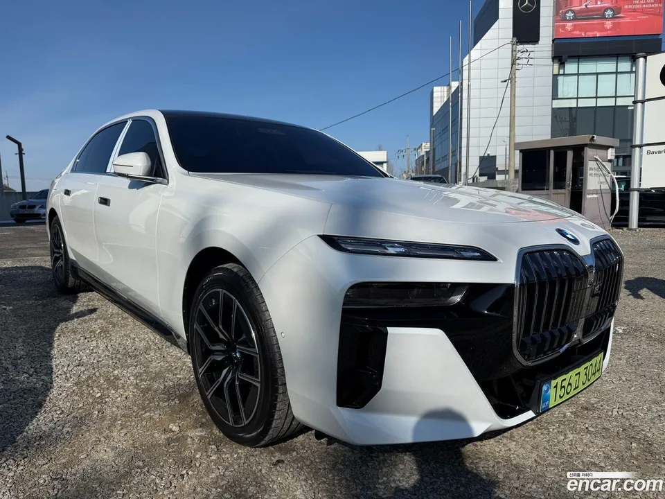 BMW i7 eDrive 50 M 2026 — миниатюра 3