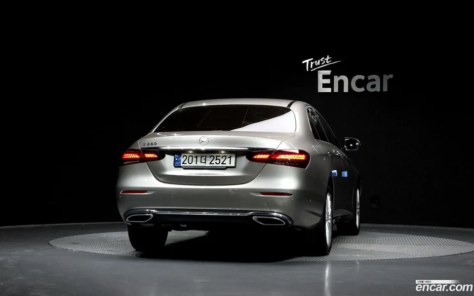 Mercedes-Benz E-Class E250 2022 — миниатюра 4