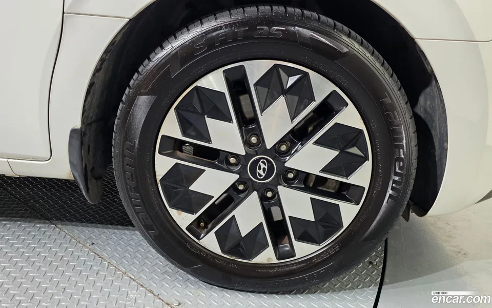 Hyundai Staria 4WD 7 2022 — миниатюра 5