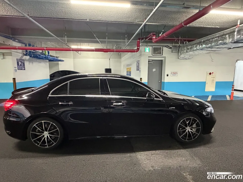 Mercedes-Benz A-Class AMG A35 4MATIC 2024 — миниатюра 3