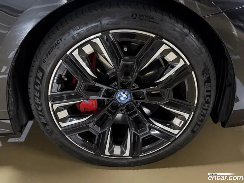 BMW i5 M60 xDrive 2024 — миниатюра 2