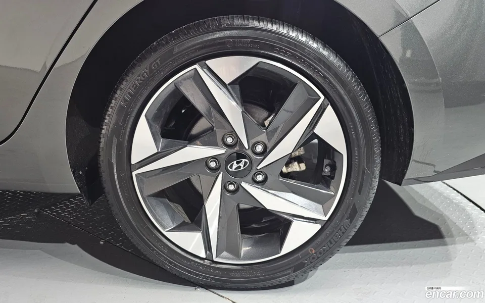 Hyundai Avante 1.6 2023 — миниатюра 2