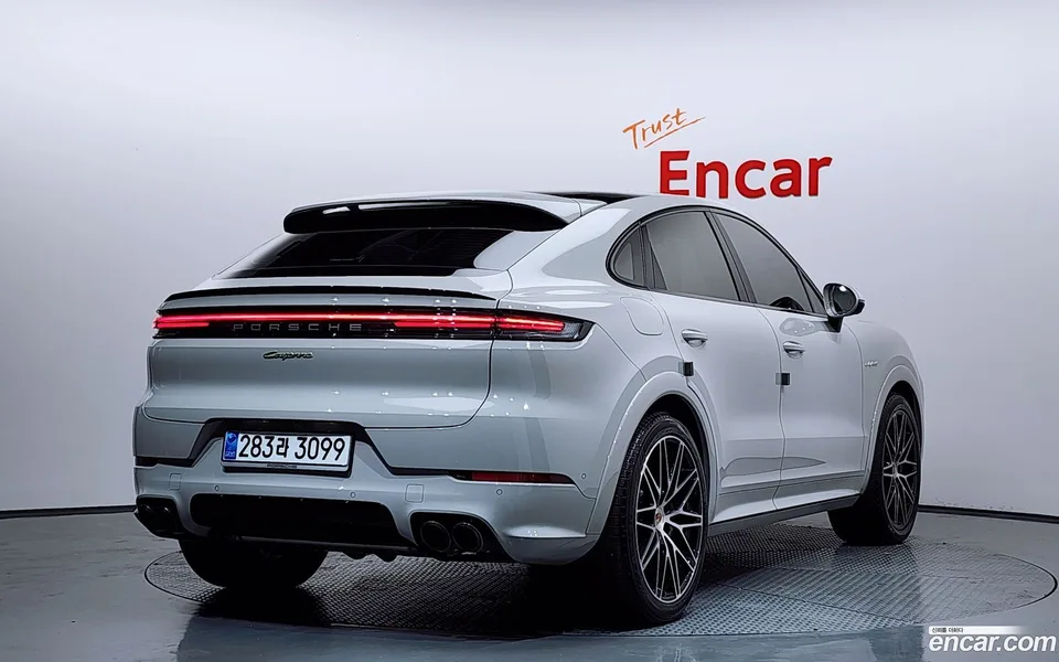Porsche Cayenne 3.0 E- 2025 — миниатюра 2