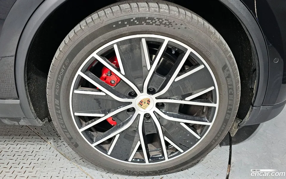 Porsche Macan Electric 4S 2025 — миниатюра 2