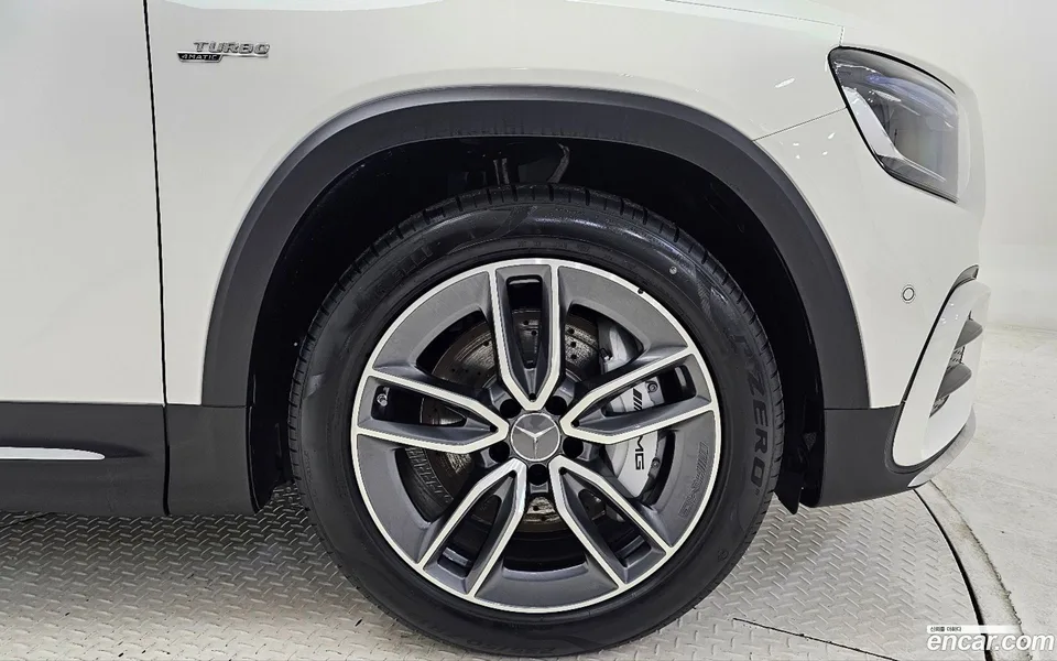 Mercedes-Benz GLB-Class AMG GLB35 4MATIC 2025 — миниатюра 5