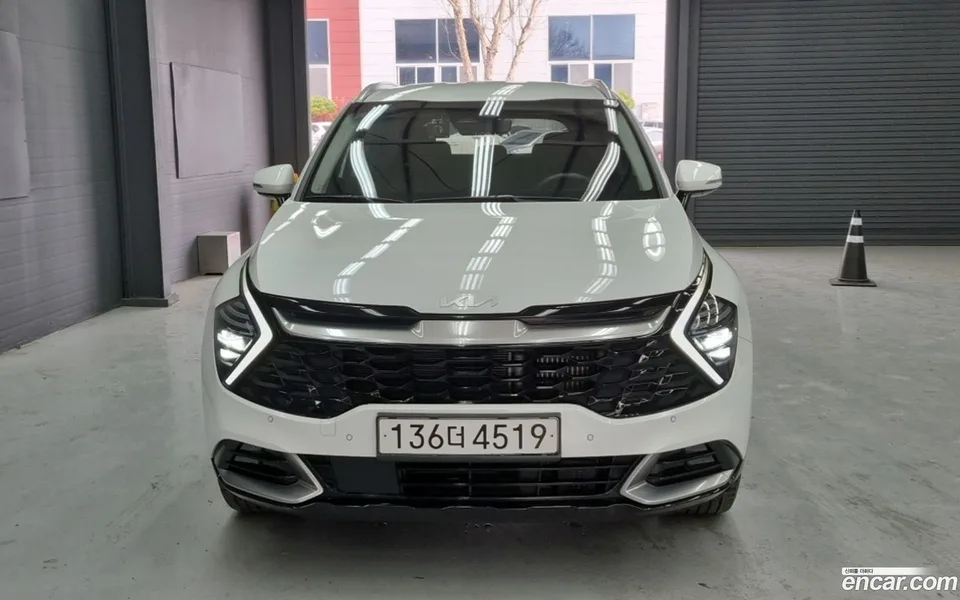 Kia Sportage Hybrid 2WD 2023 — миниатюра 3