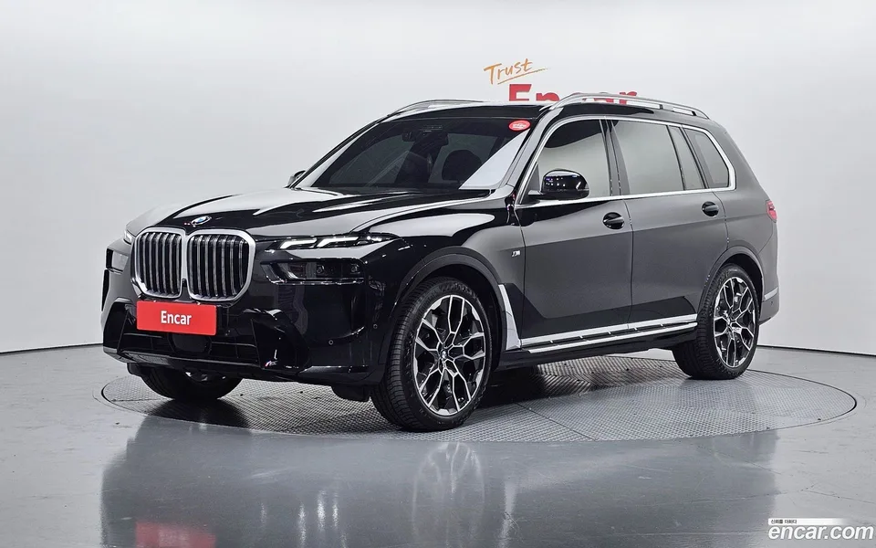 BMW X7 xDrive 40i M 6 2025 — фото 1, купить с доставкой в Москву