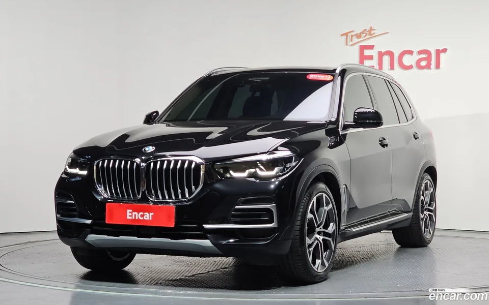 BMW X5 xDrive 30d xLine 2022 — фото 1, купить с доставкой в Москву