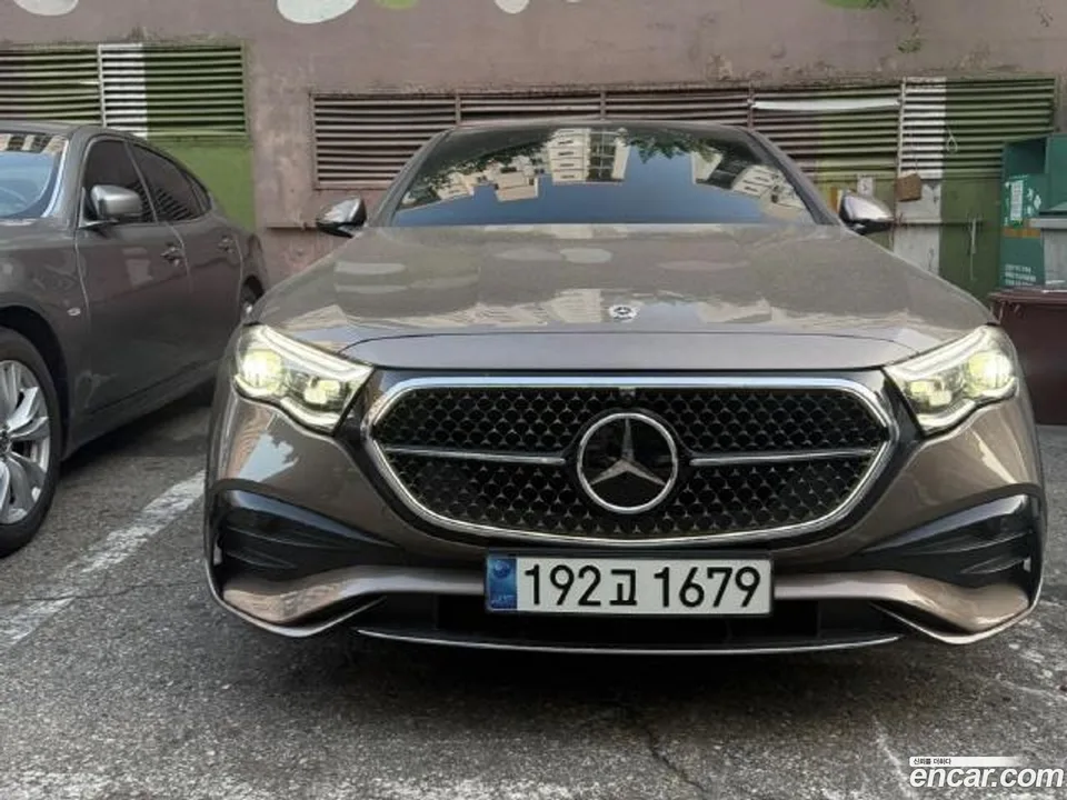 Mercedes-Benz E-Class E300 4MATIC AMG Line 2024 — фото 1, купить с доставкой в Москву