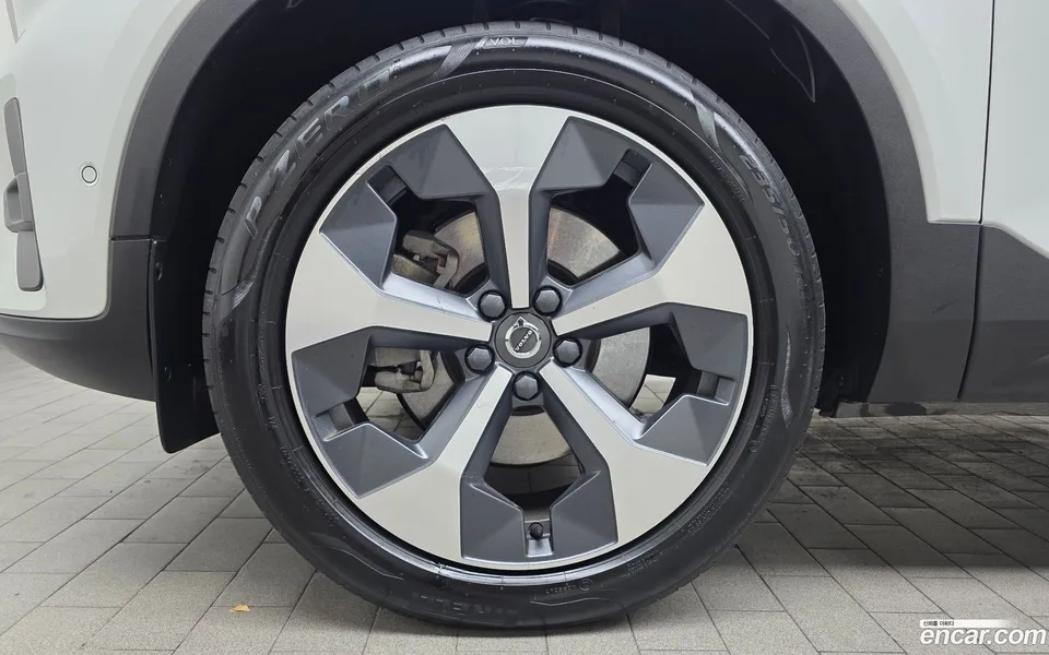 Volvo XC40 B4 2022 — миниатюра 2