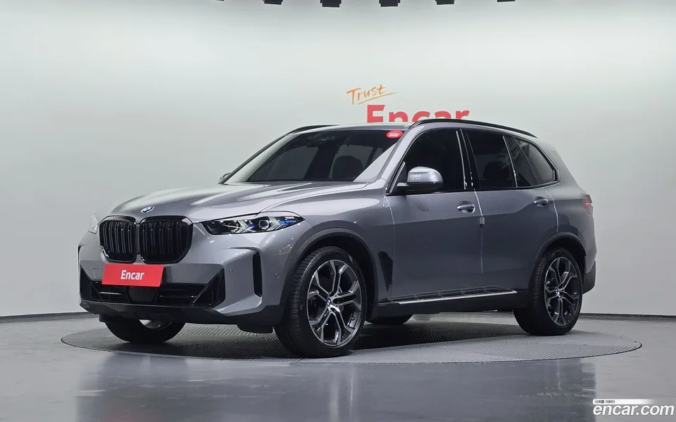 BMW X5 xDrive 40i xLine 2024 — фото 1, купить с доставкой в Москву