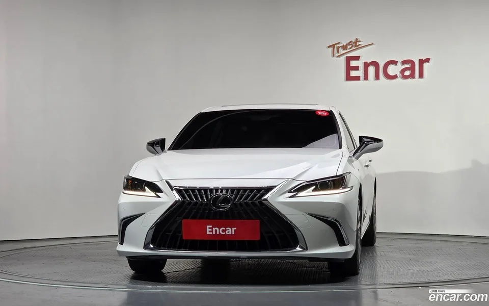 Lexus ES 300h 2023 — миниатюра 3