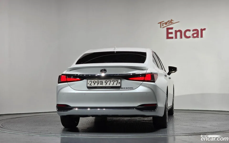 Lexus ES 300h 2023 — миниатюра 4