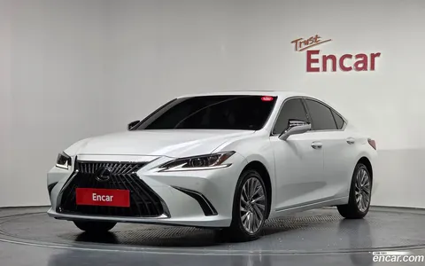 Lexus ES 300h 2023 buy in Moscow