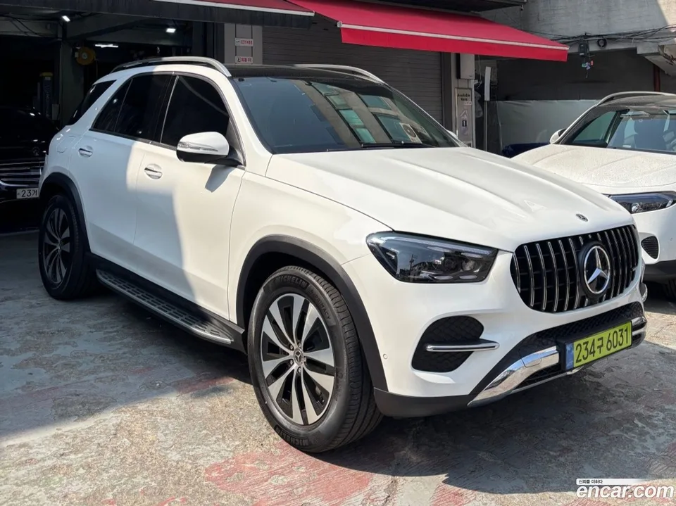 Mercedes-Benz GLE-Class GLE300d 4MATIC 2026 — миниатюра 3