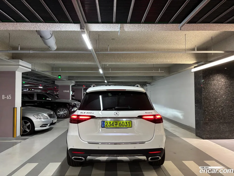 Mercedes-Benz GLE-Class GLE300d 4MATIC 2026 — миниатюра 4