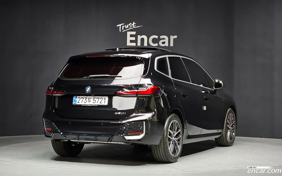 BMW 2 Series Active Tourer 220i M 2026 — миниатюра 2