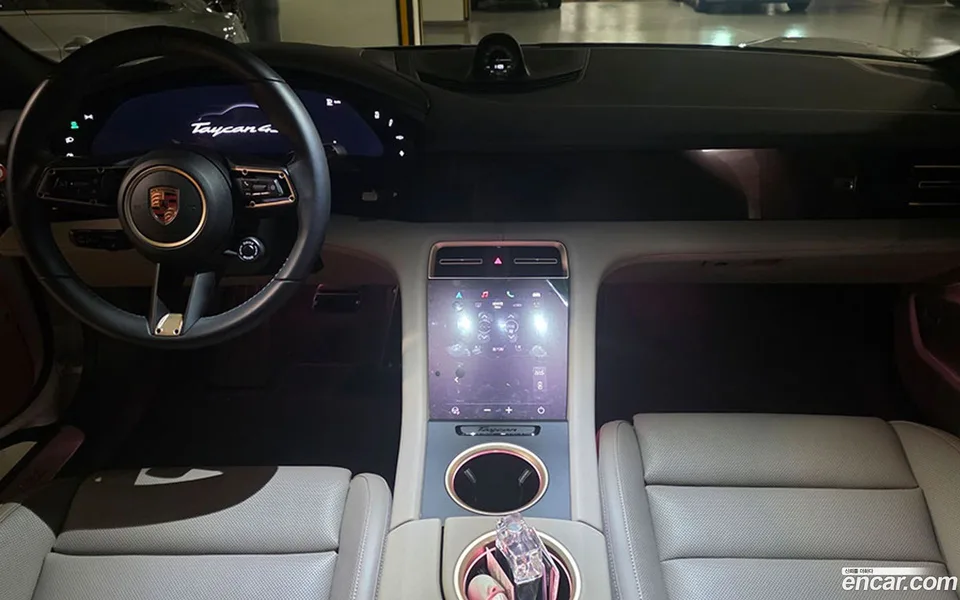 Porsche Taycan 4S 2025 — миниатюра 2