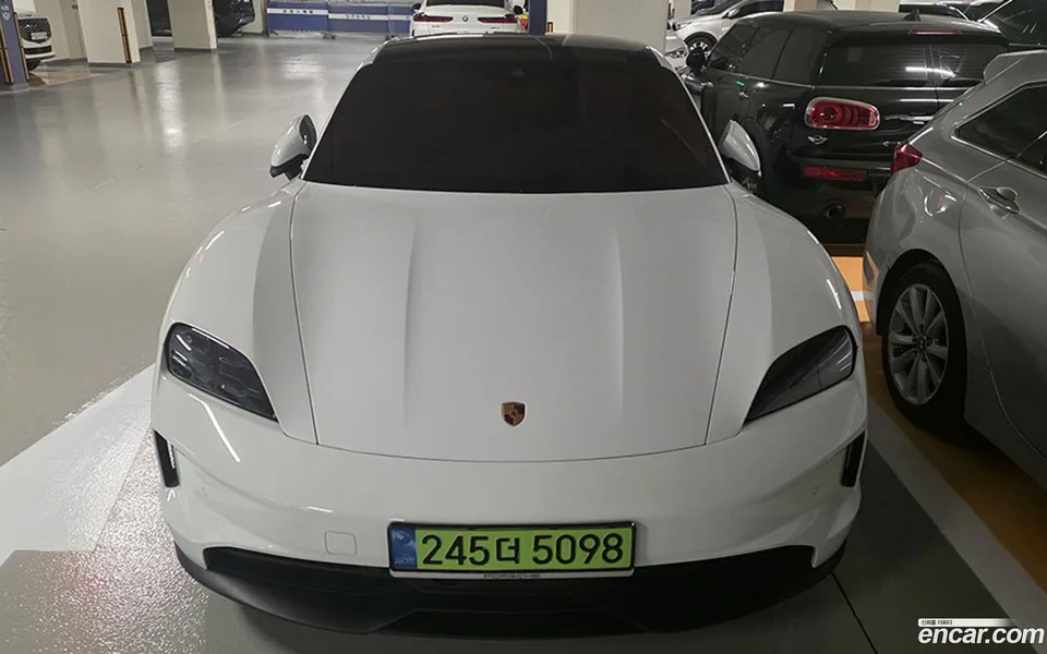 Porsche Taycan 4S 2025 — фото 1, купить с доставкой в Москву