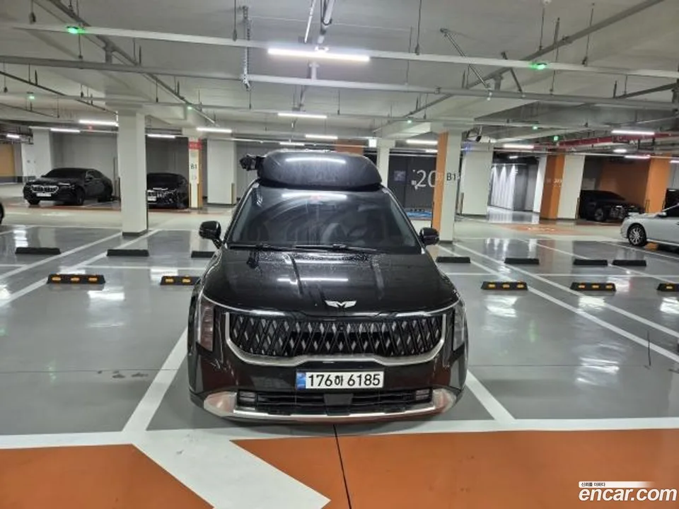Kia Carnival 9 () 2024 — фото 1, купить с доставкой в Москву