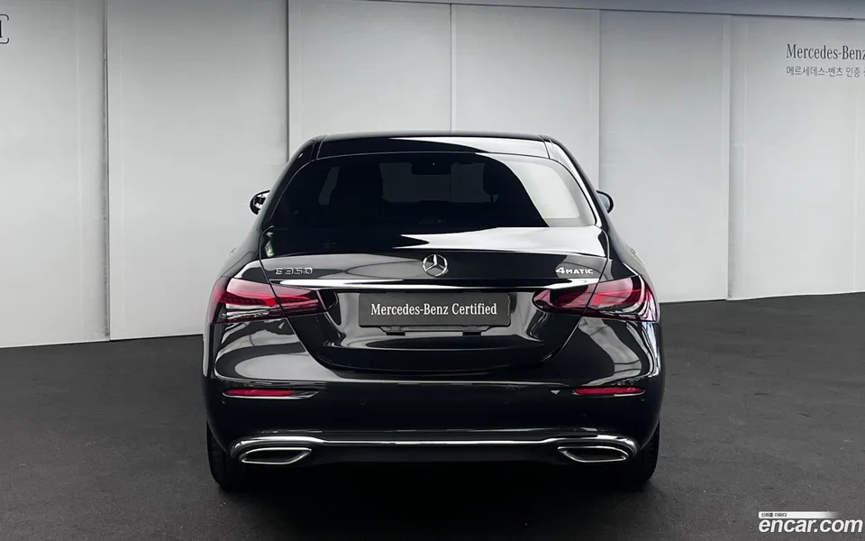 Mercedes-Benz E-Class E350 4MATIC 2023 — миниатюра 4