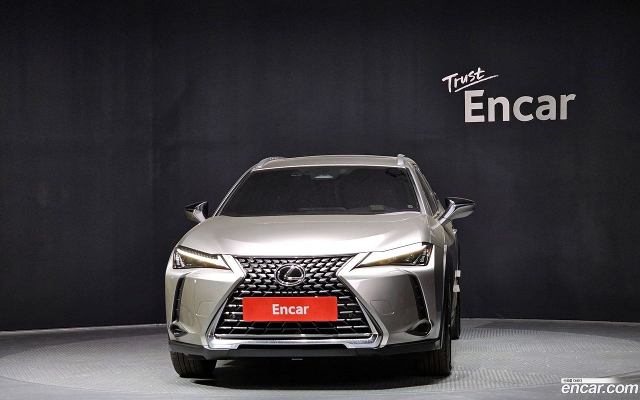 Lexus UX 300h 2025 — 3