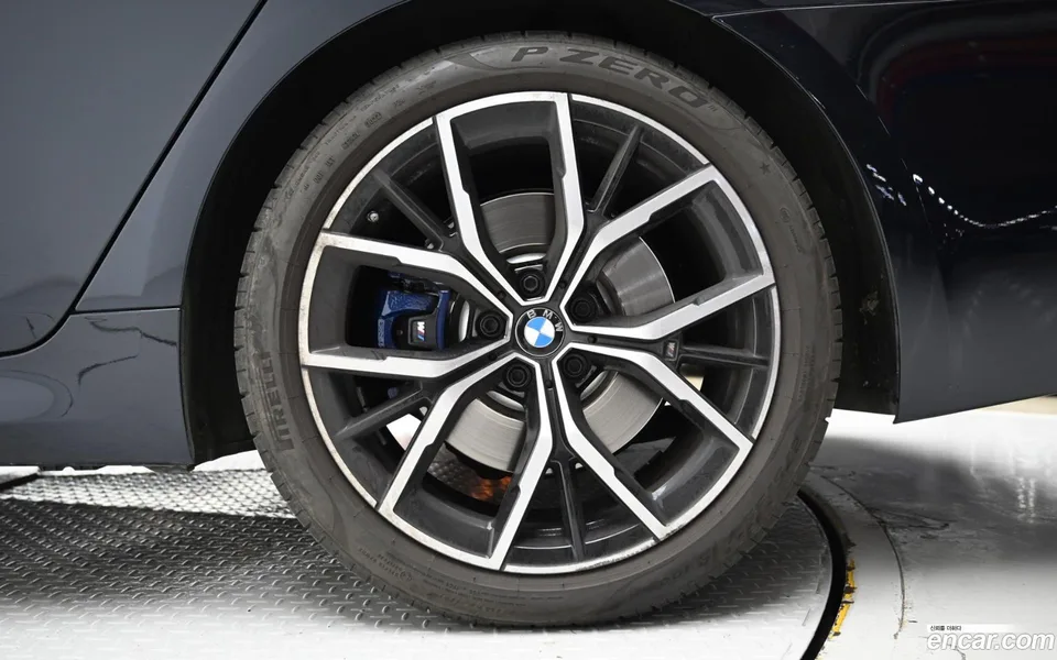 BMW 5 Series 530i xDrive M 2022 — миниатюра 2