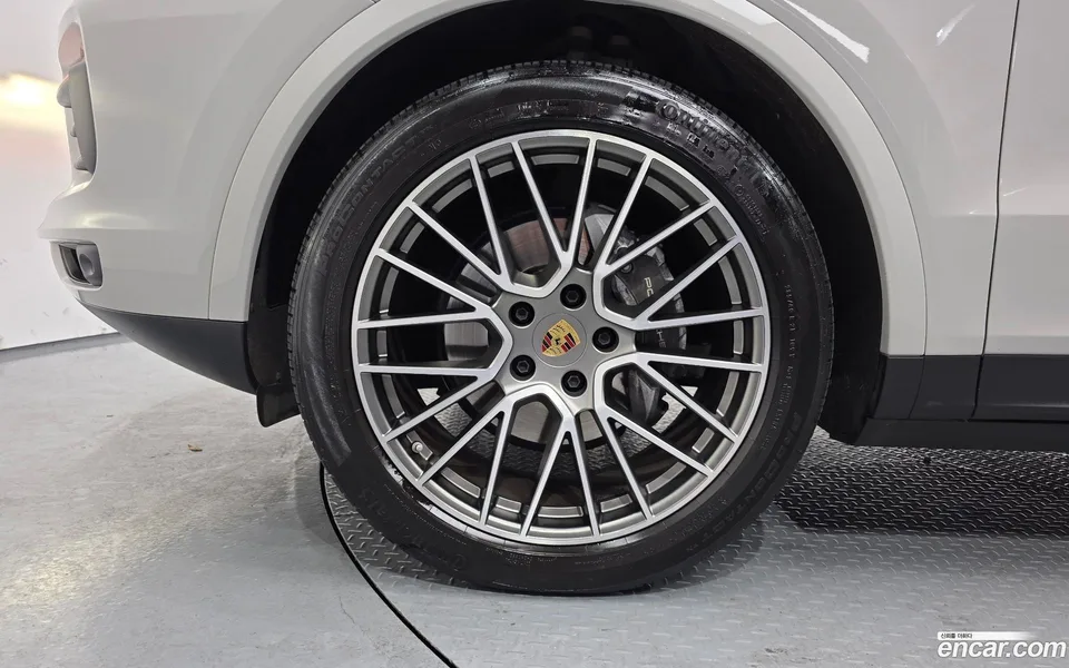 Porsche Cayenne 3.0 2023 — миниатюра 2