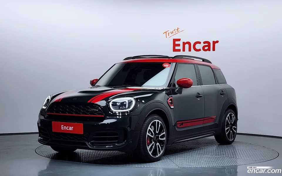 MINI Cooper S Countryman JCW 2023 — фото 1, купить с доставкой в Москву