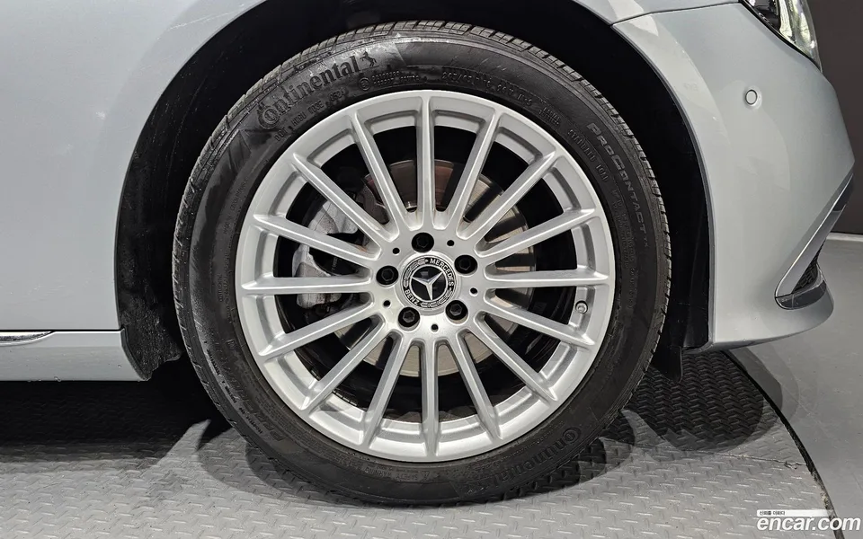 Mercedes-Benz E-Class E250 2022 — миниатюра 5