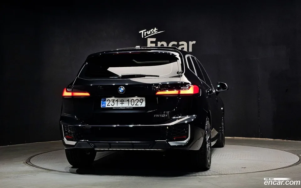 BMW 2 Series Active Tourer 220i M 2025 — миниатюра 3