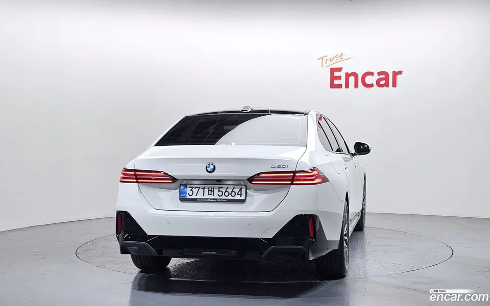 BMW 5 Series 520i M 2025 — миниатюра 4