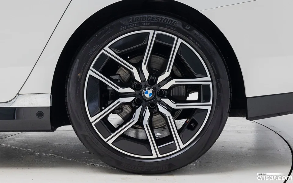 BMW 7 Series 740d xDrive M 2025 — миниатюра 2