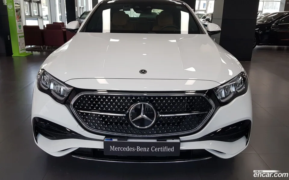 Mercedes-Benz E-Class E200 AMG Line 2025 — миниатюра 3