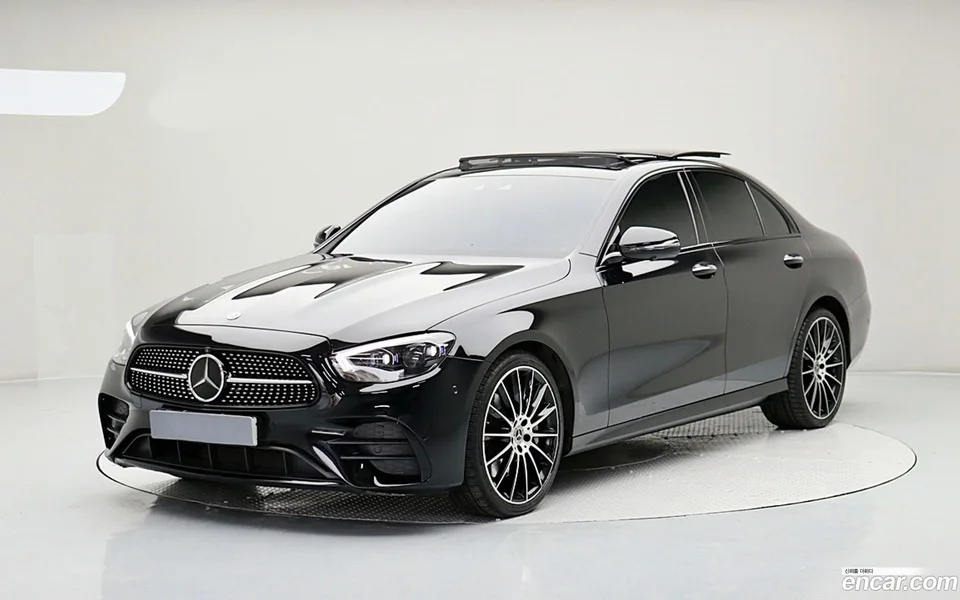 Mercedes-Benz E-Class E350 4MATIC AMG Line 2023 — фото 1, купить с доставкой в Москву