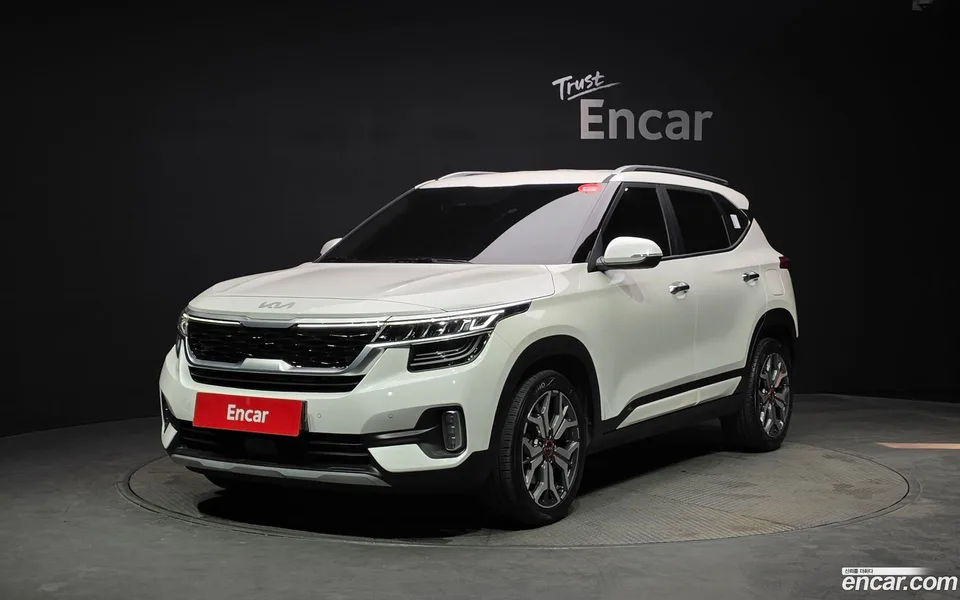 Kia Seltos 1.6 2WD 2022 — фото 1, купить с доставкой в Москву