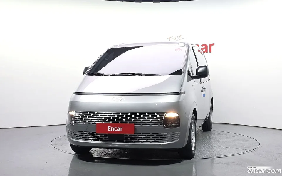 Hyundai Staria 5 2025 — миниатюра 3