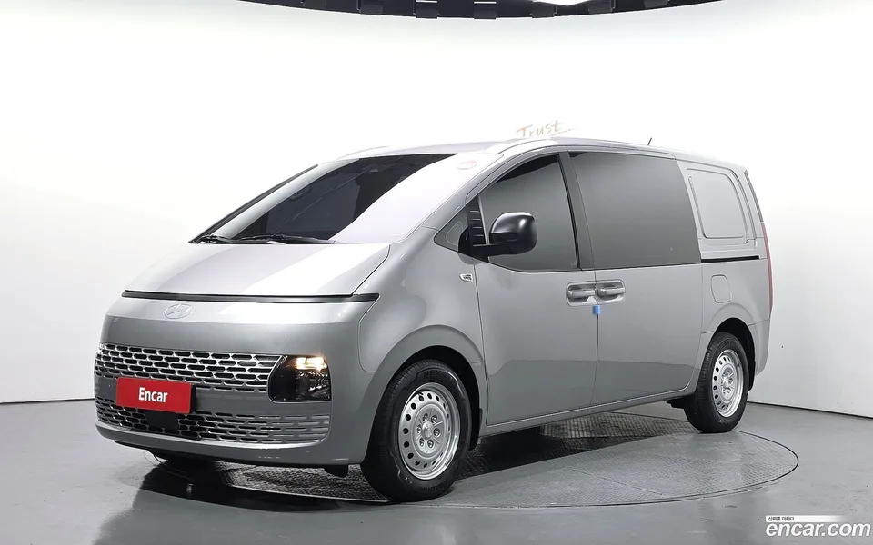Hyundai Staria 5 2025 — фото 1, купить с доставкой в Москву