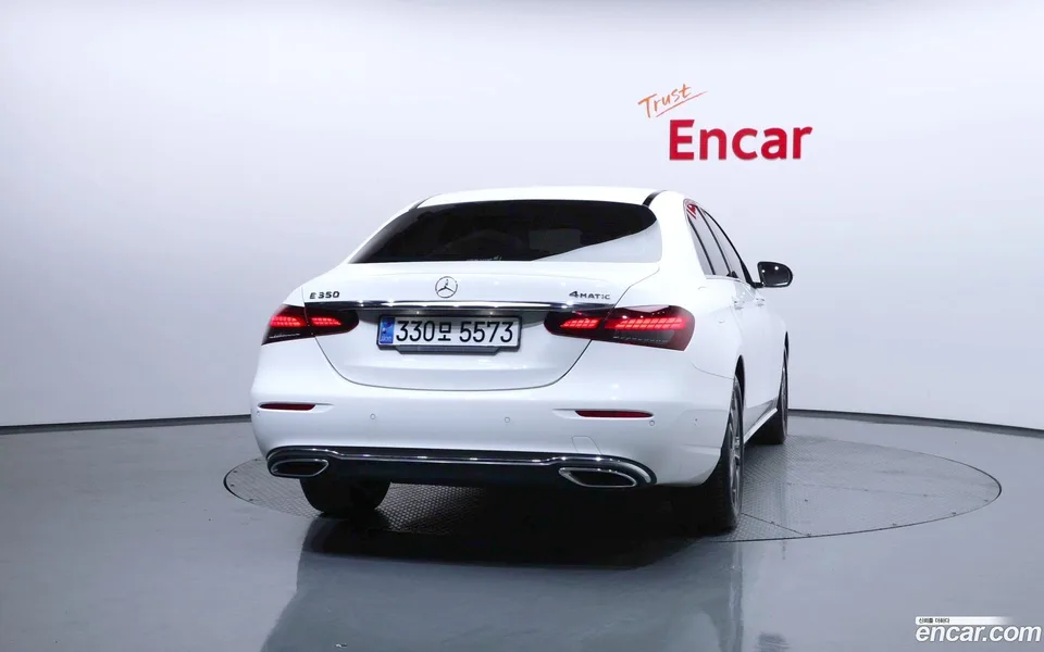 Mercedes-Benz E-Class E350 4MATIC 2022 — миниатюра 4