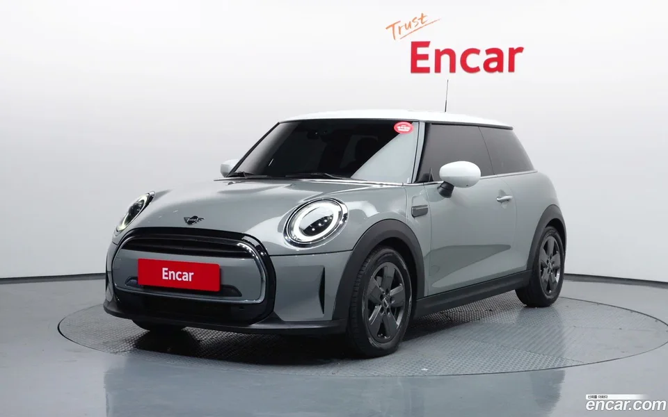 MINI Cooper 2022 — фото 1, купить с доставкой в Москву