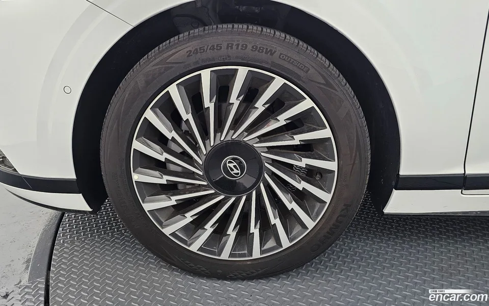 Hyundai Grandeur 2.5 2WD 2025 — миниатюра 2