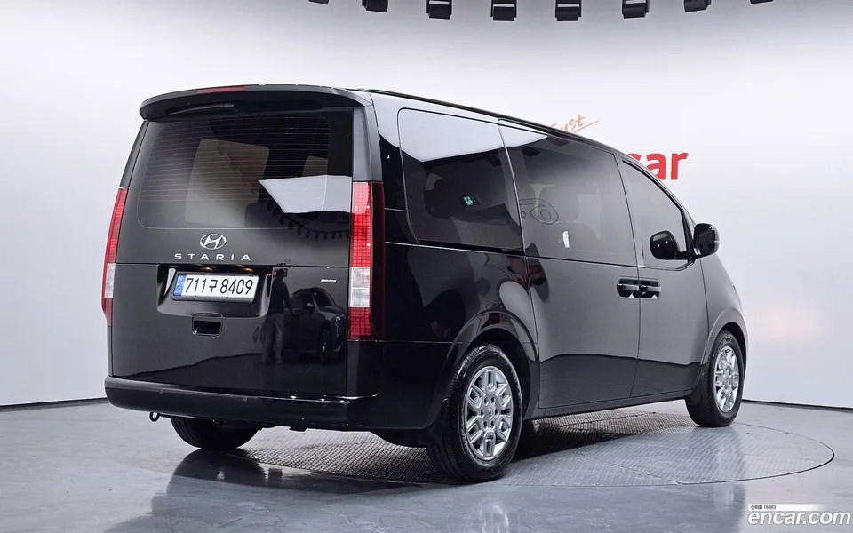 Hyundai Staria 4WD 11 2022 — миниатюра 2