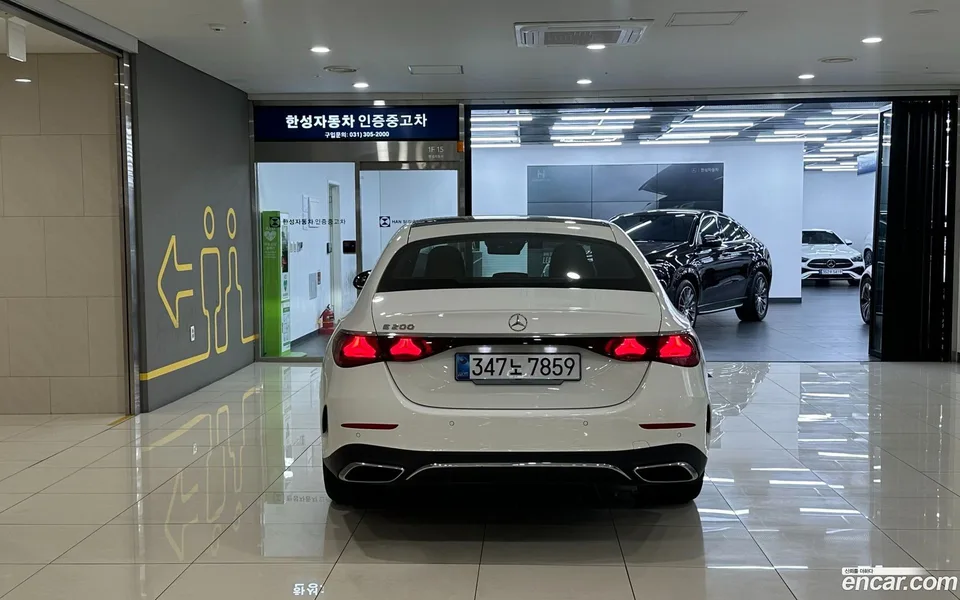 Mercedes-Benz E-Class E200 AMG Line 2025 — миниатюра 4