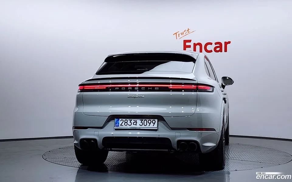 Porsche Cayenne 3.0 E- 2025 — миниатюра 4