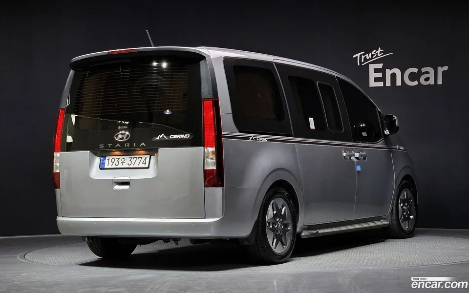 Hyundai Staria 9 2023 — миниатюра 2